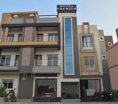 Premium Hotel Near Nagoa Beach Diu Kültér fotó