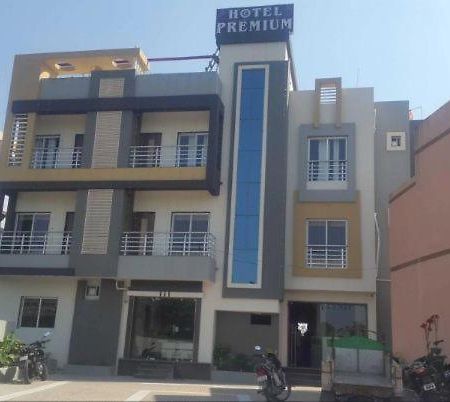 Premium Hotel Near Nagoa Beach Diu Kültér fotó