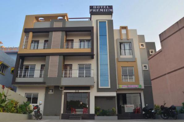 Premium Hotel Near Nagoa Beach Diu Kültér fotó